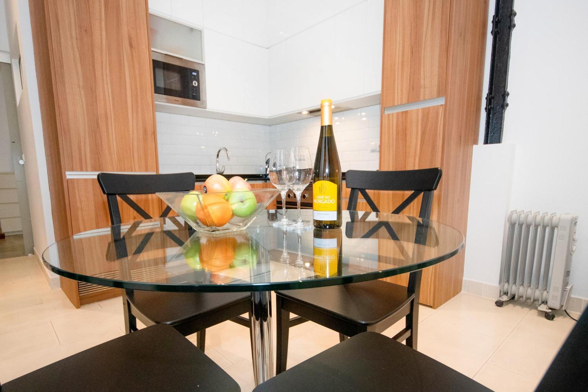 For You Rentals Apartamento Temporal Con Encanto En Malasana Min24 Madri Exterior foto